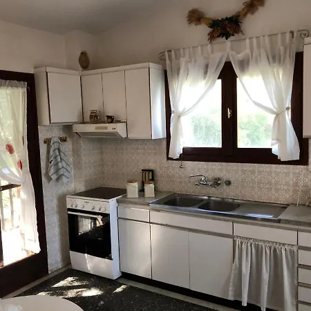 Apartment Fteroti House *