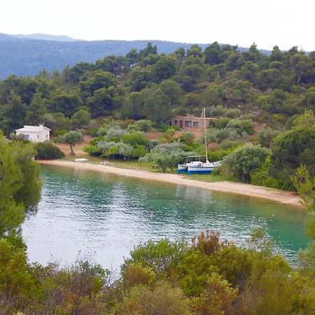 Fteroti House *