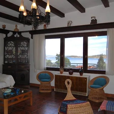Fteroti House